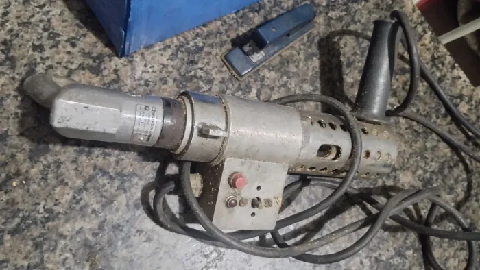 extrusora injetora para vulcanização de pneus 