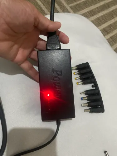 Fonte universal carregador usado 