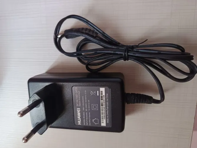 Fonte de alimentação HUAWEI modelo HW-120200Z6W