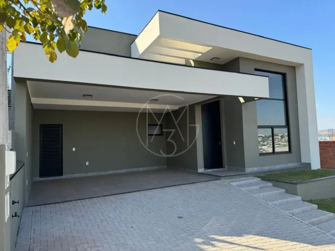 Casa térrea à venda em condomínio em Valinhos - SP