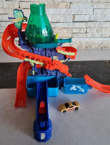 Pista estação científica hot wheels 