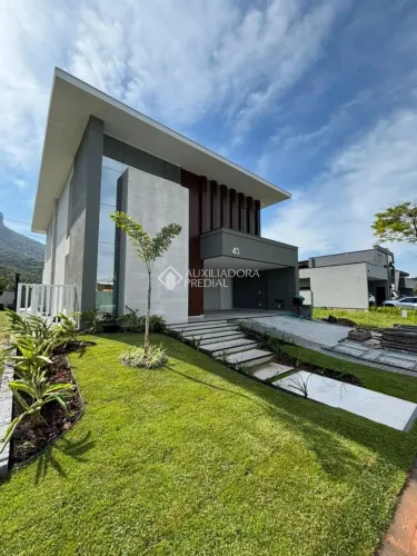 Condominio Reserva da Pedra, casa alto padrão a venda 4 quartos 3 suites em Pedra Branca