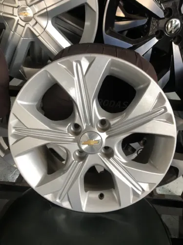 Rodas de liga leve GM Onix Premier aro 15