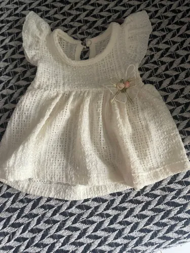 Blusinha de renda pra recém nascido 