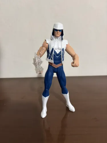 Action Figure Capitão Frio DC Multiverse -