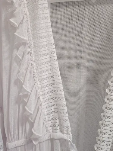 Robe branco rendado