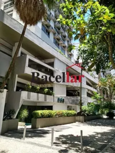 Apartamento : / Residencial / Laranjeiras
