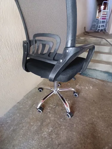 Vendo cadeira de escritório 