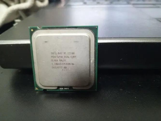 Processador Intel Pentium Dual-Core E2200 2.2GHz
