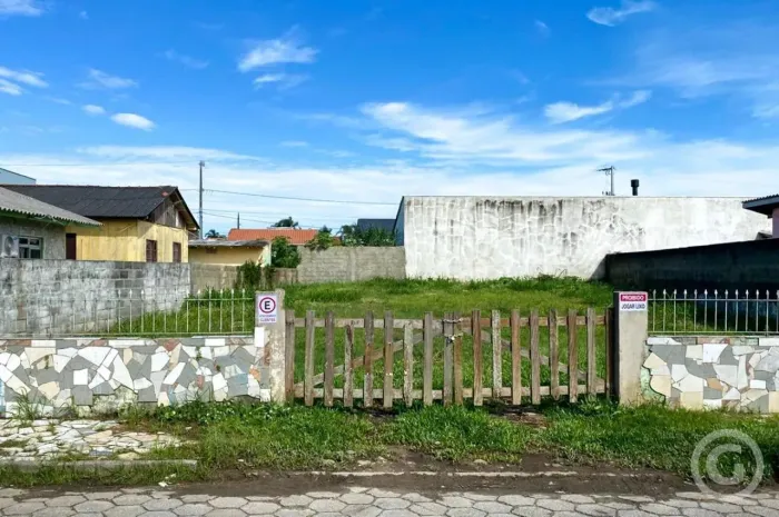 Terreno para alugar em Florianópolis: espaço amplo com localização estratégica