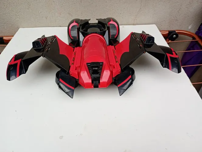 CARRINHO DE BRINQUEDO DO BATMAN BAT MOVEL.