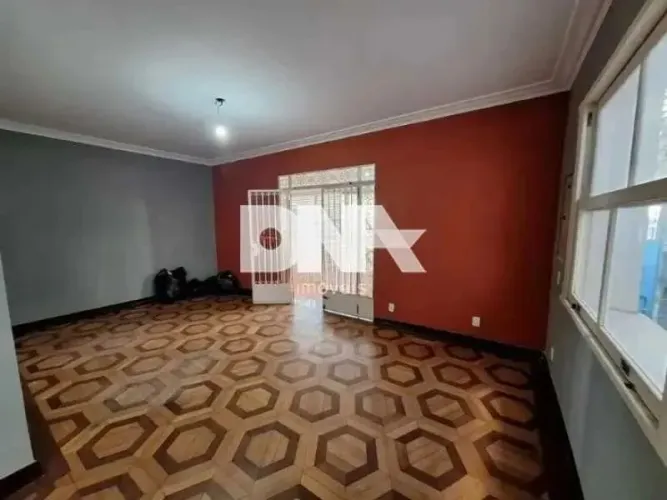 Casa de rua : Duplex / Residencial / Urca
