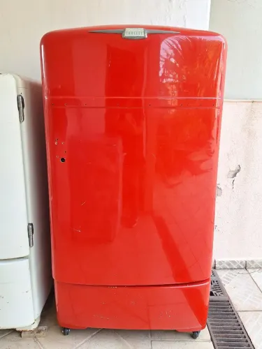 Geladeira antiga Crosley (EMBLEMA)