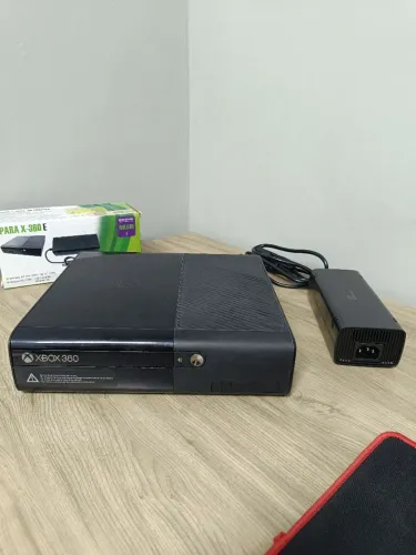 Xbox 360, Super SLIM + AC ADAPTEE