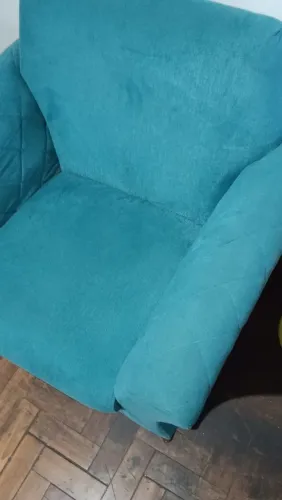 Poltrona azul linho ótimo para estudo e quarto ou sala de visitas