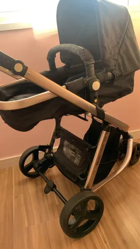 Carrinho de bebê + bebê conforto Safety 1st