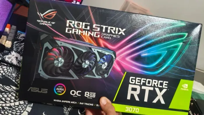 Vendo ou troco Nvidia RTX 3070 8GB ROG STRIX GAMING com um pequeno defeito