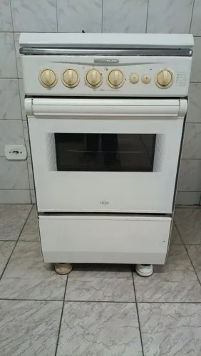 Vendo fogão de 4 bocas Brastemp