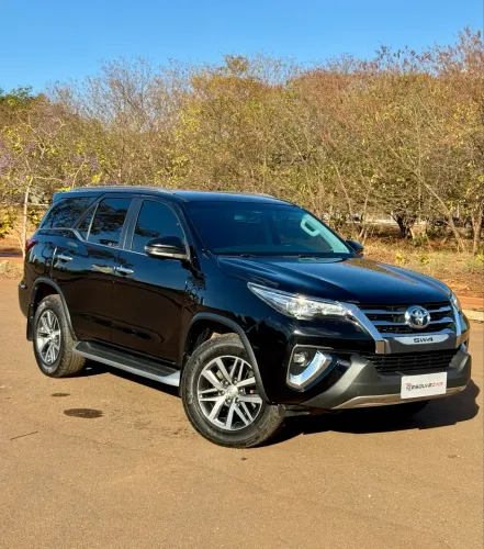 Toyota Hilux SW4 SRX 4X4 2.8 TDI 16V Dies. Aut. 2019