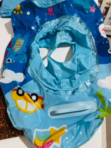 Vendo uma boia pra bb praticamente nova ?