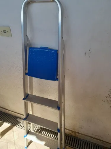 Escada de alumínio 