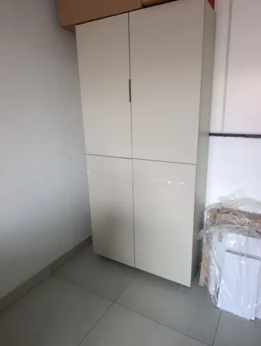 Armário planejado , pode ser usado na parede e tbm ele tem rodinha 