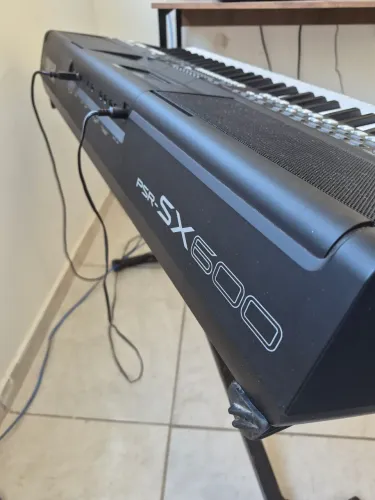 Teclado Yamaha SX600