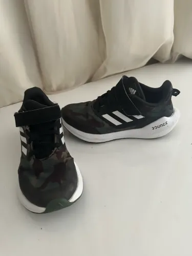 Tênis Adidas original importado