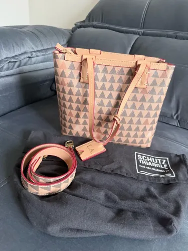 Bolsa triangle