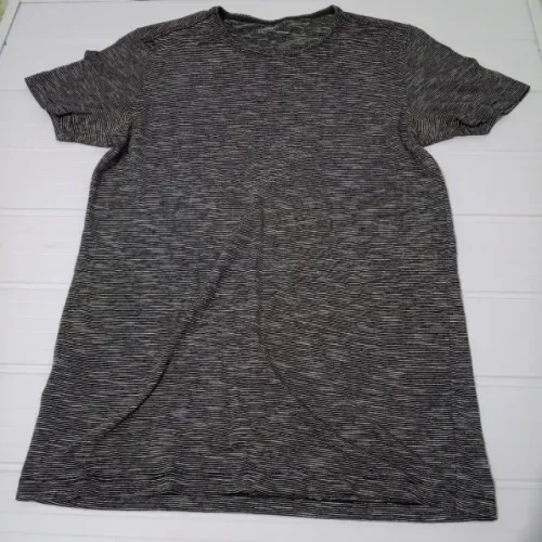 Camisa preta usada tamanho P modelo slim