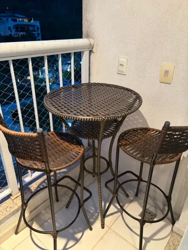 Jogo de mesa e cadeira bistrô