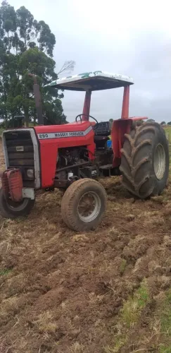 Vendo trator