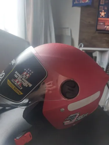 Capacete Rosa nunca usado !