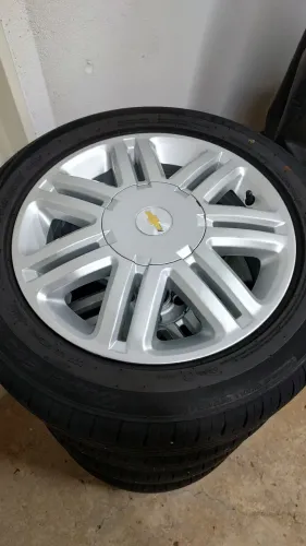 Roda Astra com Pneu Novo