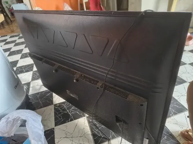Tv para retirar peças