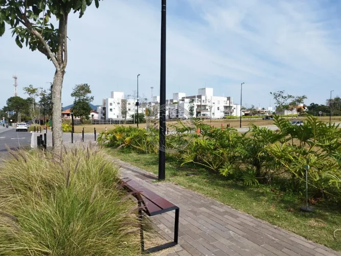 Terreno a venda com 369,91m2 em loteamento no Campeche em Florianópolis - SC