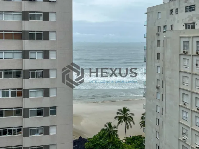 Apartamento com vista mar na beira mar da Praia das Pitangueiras, Guarujá