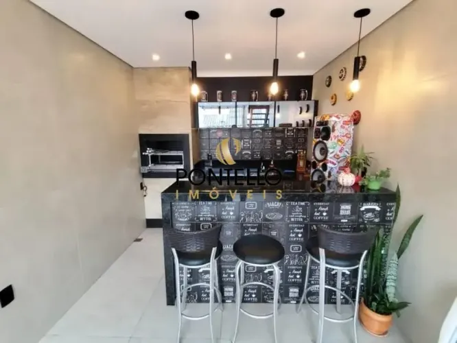 Casa geminada à venda no bairro Trevo, 03 quartos (01 suíte), 03 vagas