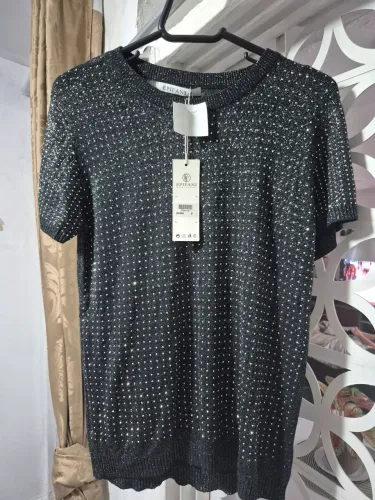 (Encanto chique brecho) linda e elegante  blusa brilhante