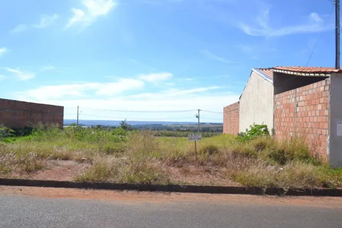 Terreno à venda no New Golden Ville em Uberlândia
