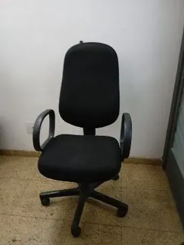 Cadeira de escritório com defeito na regulagem de altura