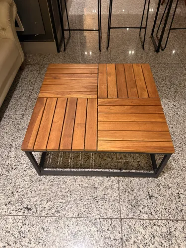 Mesa de Centro em Madeira e Aço - Design Moderno