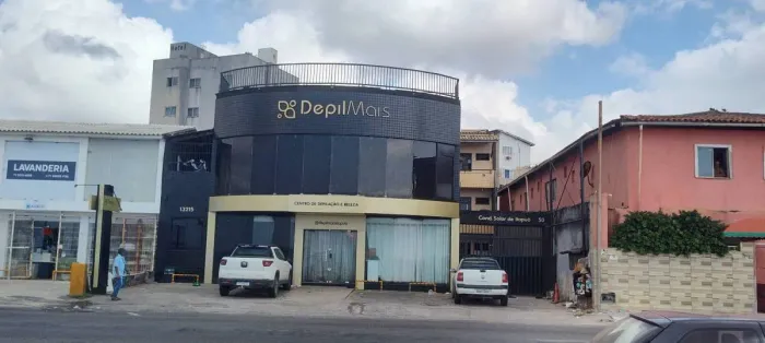 Loja Comercial e 16 Apartamentos Studio em Itapoã Oportunidade Investimento