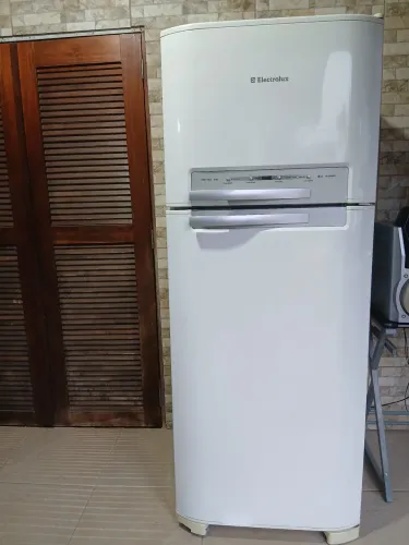 Vendo geladeira Electrolux 460 litros 