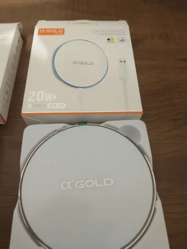 Carregador por indução para celular