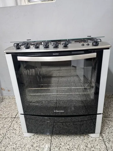 Fogão de Piso Electrolux de 6 bocas