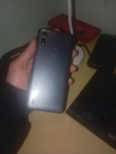 Moto E6i usado