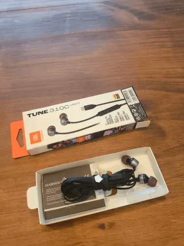 Fone JBL Tune 310C USB-C - Novo, Nunca Usado