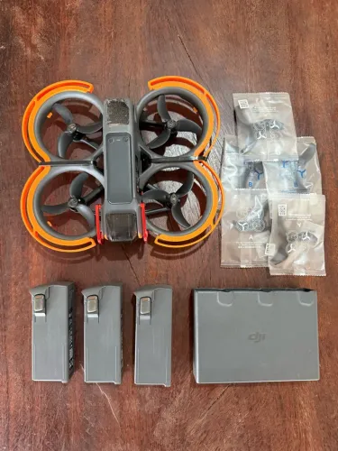 Drone DJI Avata 2 + 3 baterias + Hub perfeito estado