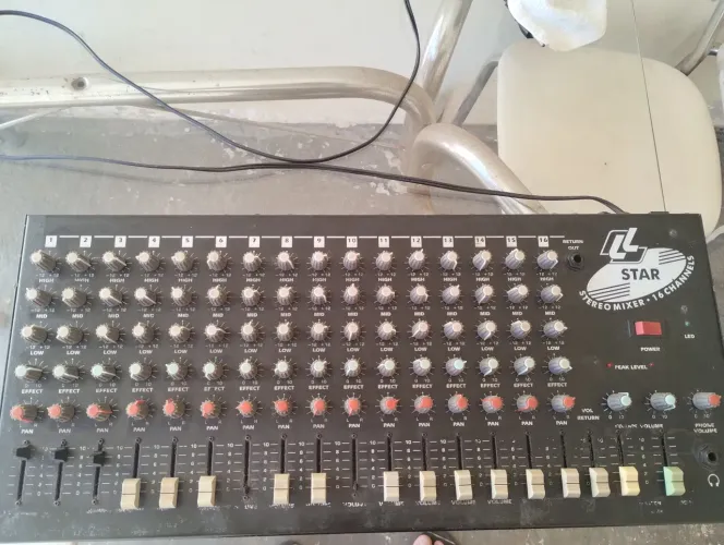 Mesa de som Stereo Mixer 16 Channels LI Star 
